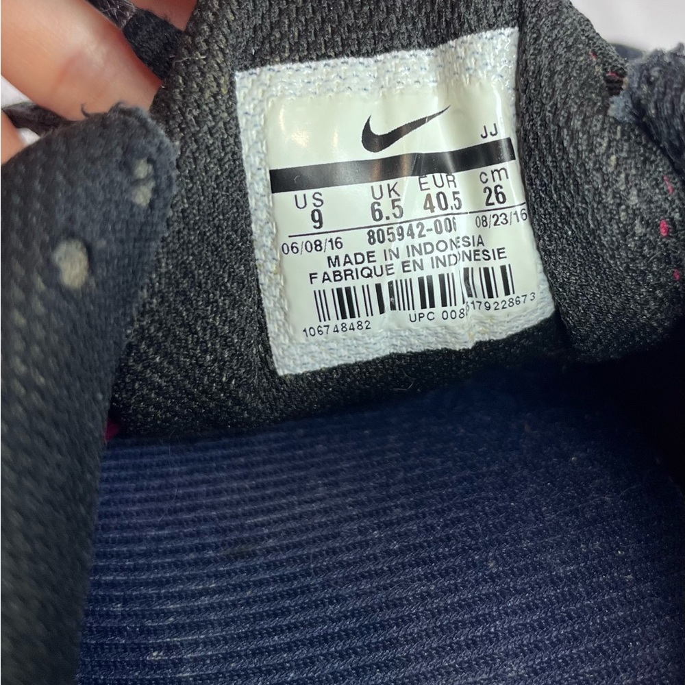 Nike Women's Air Max Tailwind 8 running shoes - Picture 7 of 14